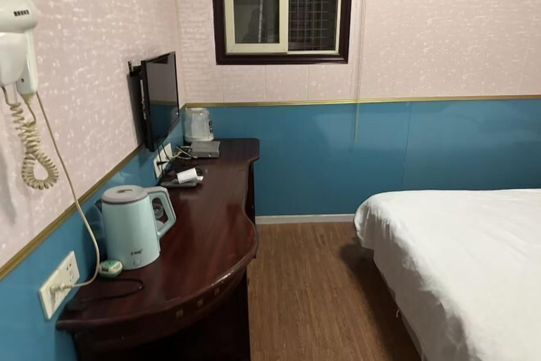 Bedroom 2, Yakelai Hostel, Shanghai