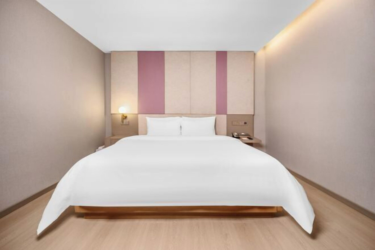 Bedroom 3, Lavande Hotel (Wuhan High-speed Railway Station), Wuhan