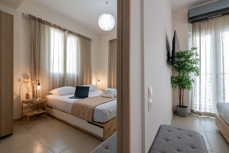 Room 3, Home Easy Kalamata - Central Nest Private Parking, Peloponnese