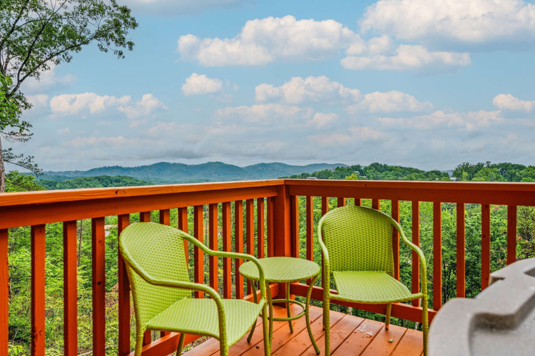 Room 5, Hot Tub Cute Studio Cabin Views Private Relax, Sevier