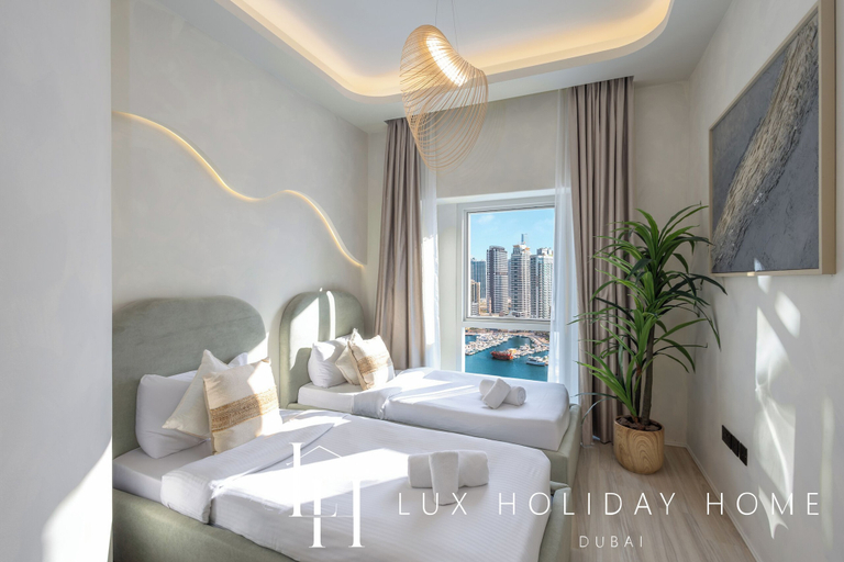 Room 3, LUX The Dorra Bay Marina View Suite, Dubai