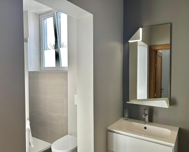 Bathroom, La Citadine, Luxembourg