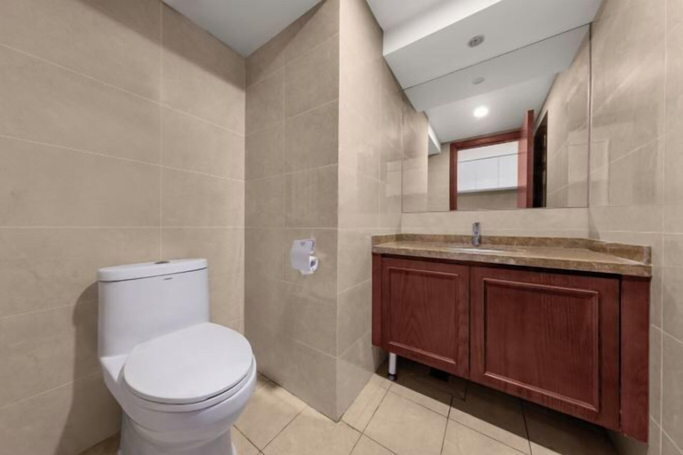 Bathroom 4, Wenhai International Hotel, Qingdao