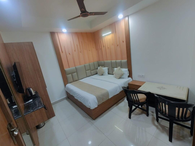 Bedroom 2, Hotel Nova Inn Near Delhi Airport, Delhi