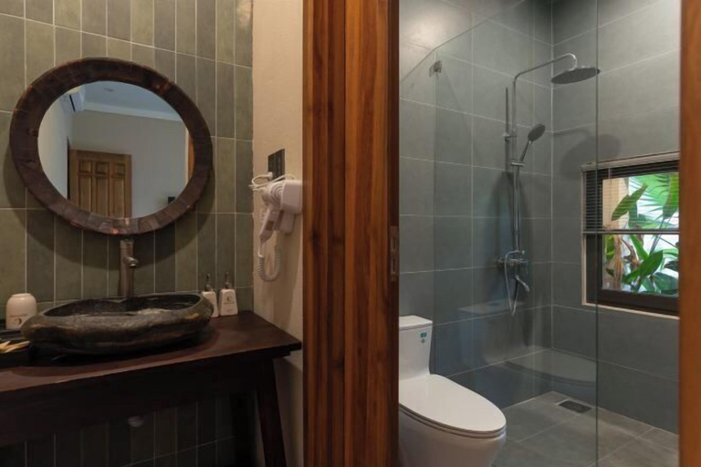 Bathroom 5, Moonlight Homestay & Garden, Pleiku