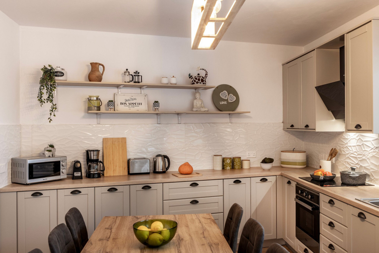 Private kitchen 3, Galata Watermill Cottage