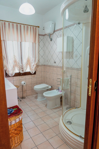 Bathroom 2, Casa Di Samu, Oristano