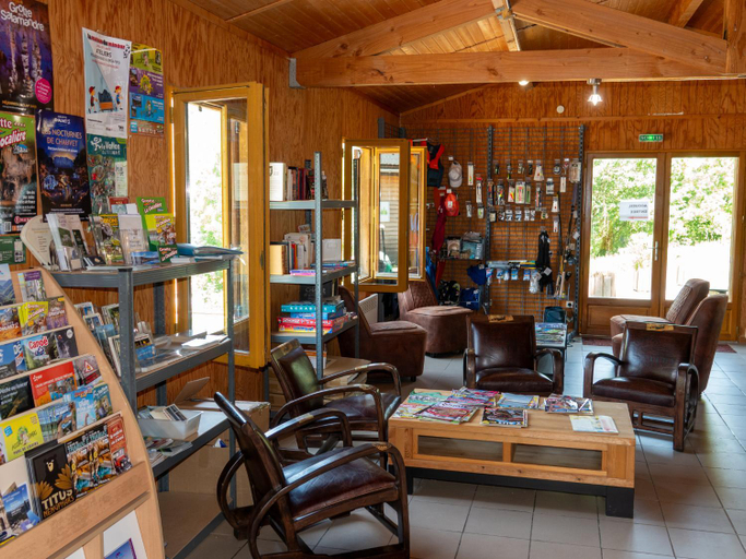 Public Area, Camping Lac de Villefort, Lozère
