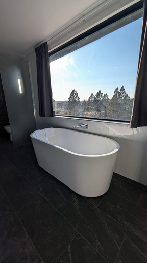 Bathroom 4, Cooma High Country Motel, Cooma-Monaro