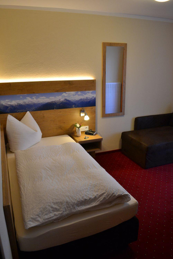 Bedroom 2, Pension Haslberger, Traunstein
