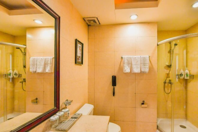 Bathroom 4, Yu Jing Lou Hotel, Handan