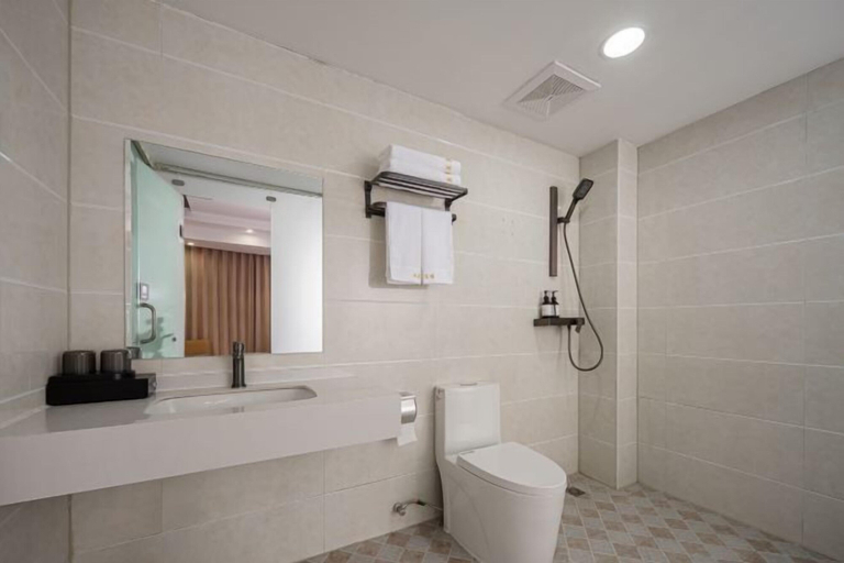 Bathroom 3, Run Lai Hotel, Taihe County, Fuyang