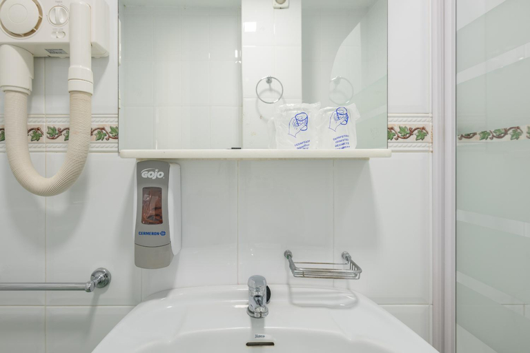 Bathroom 4, Hotel Playamaro, Málaga