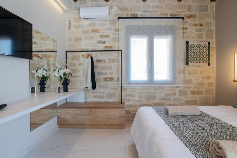 Others 5, Diktamos Villa, Crete