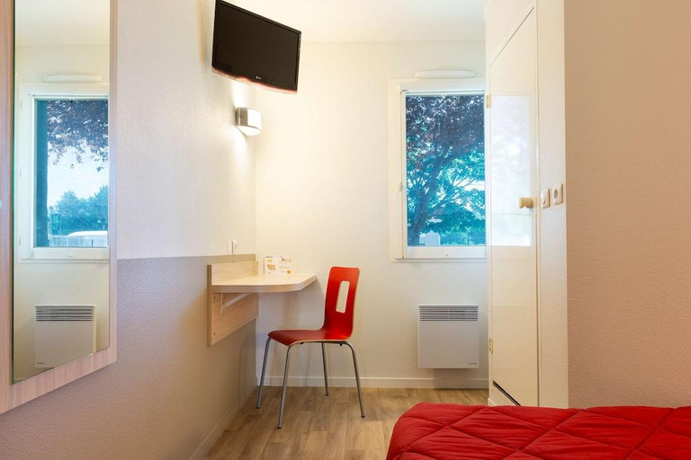 Bedroom 3, Premiere Classe Nantes Ouest - Saint Herblain, Loire-Atlantique