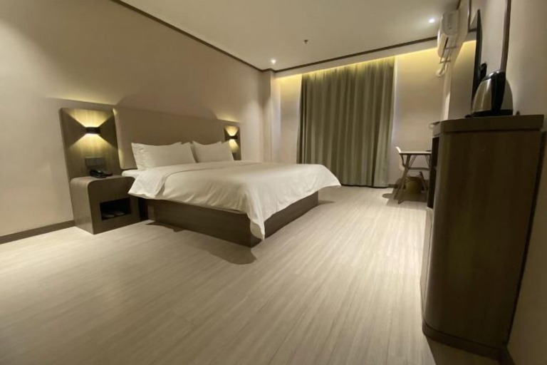 Bedroom 3, HanTing Hotel (Qingdao West Coast Bus Station), Qingdao