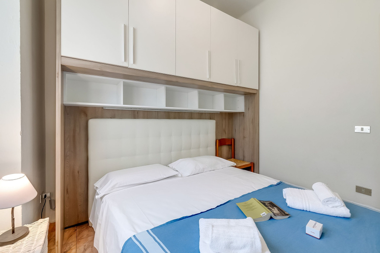 Room 5, Seaside Binario Blu 500 M Dal Mare, Savona