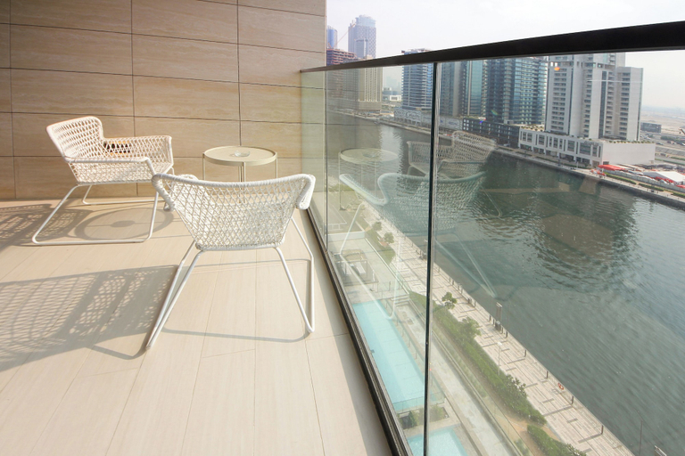 Terrace/patio, Studio in Trillionaire - Private Jacuzzi, Dubai