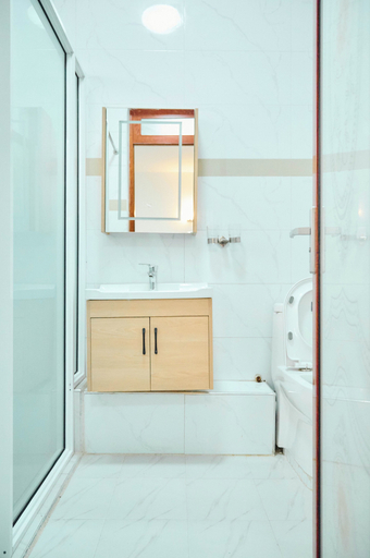 Bathroom 3, Eliper Hotel, Gatanga