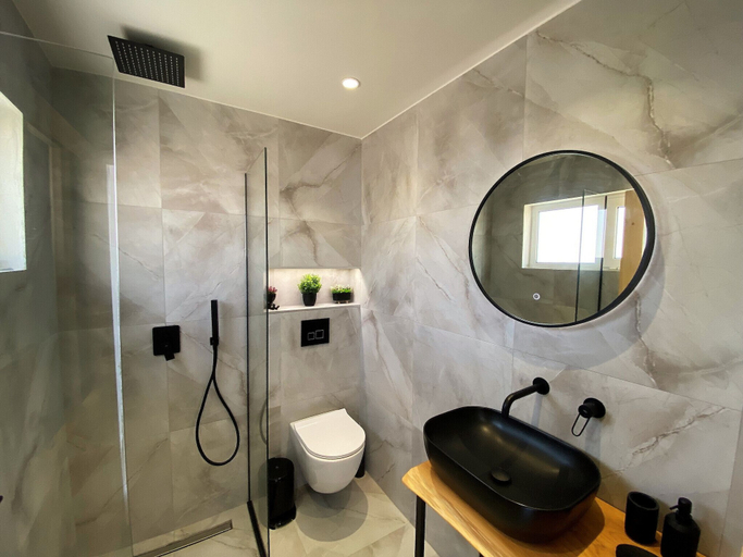 Bathroom 3, Ionias Seaside Apartment, Crete