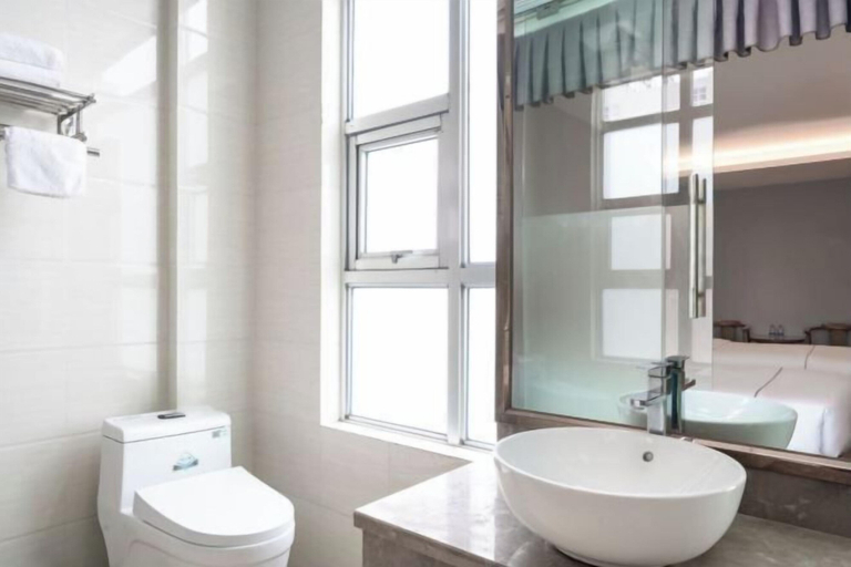 Bathroom 4, Yangjiang Jinrui Business Hotel, Yangjiang