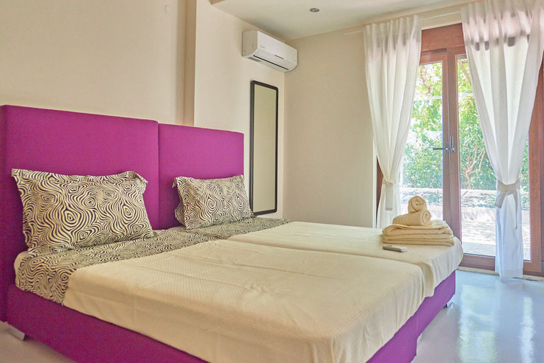 Room 3, Pura Vida, Crete