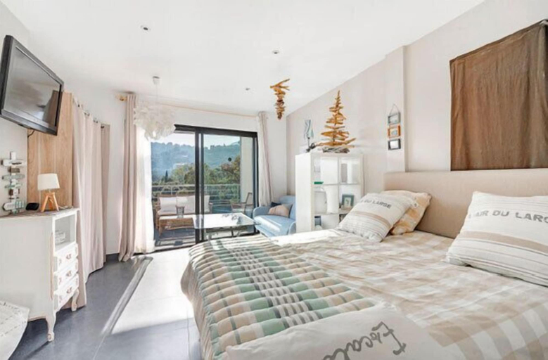 Bedroom 2, La Villa Louancelie, Var