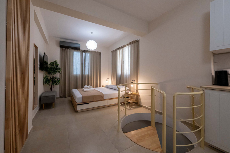 Room 4, Home Easy Kalamata - Central Nest Private Parking, Peloponnese