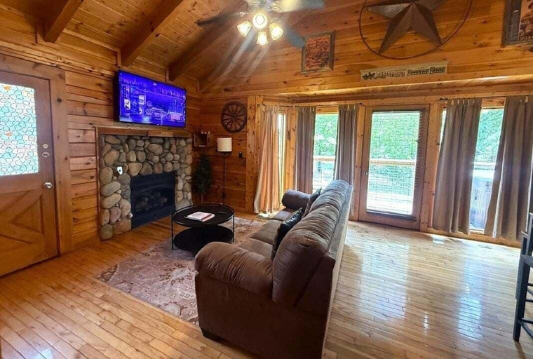 Living area 2, Hanky Panky 1 Bedroom Cabin, Sevier