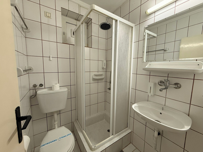 Bathroom 3, Hotel Lav, Belgrade