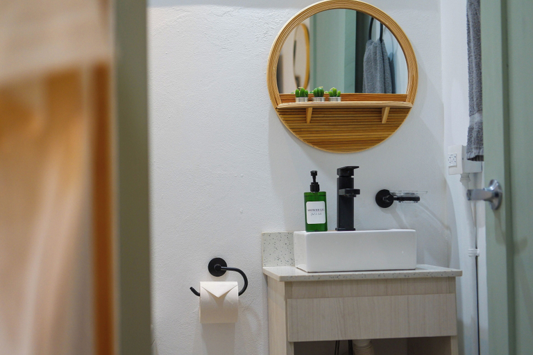 Bathroom 4, Refugio Lodge, Santa Cruz