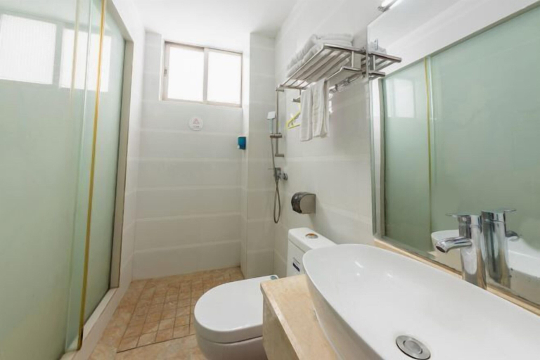 Bathroom 3, Sunday Business Hotel, Maoming