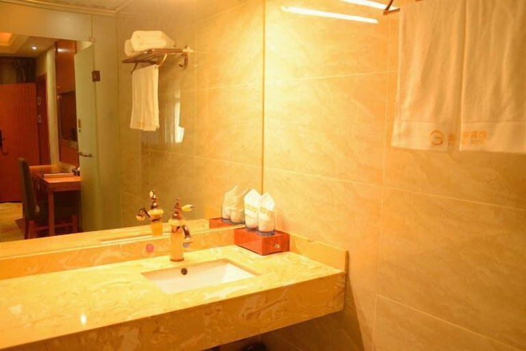 Bathroom 3, Dingxi Jingu Hotel, Dingxi