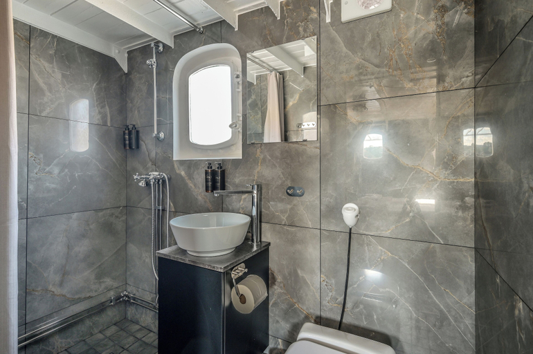 Bathroom 4, Mälardrottningen Hotel, Stockholm