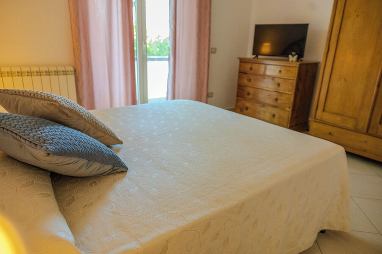 Room 3, Casa Carmen, Salerno