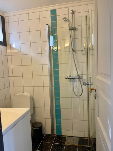 Bathroom 3, Central studio apartment, Bergen
