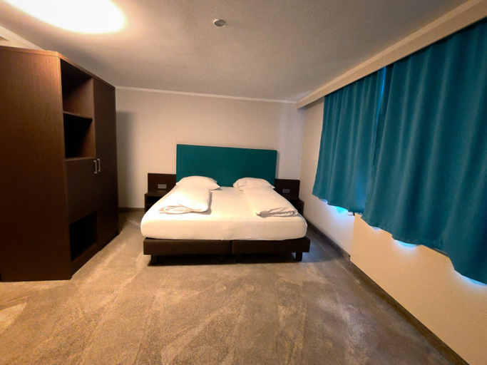 Room 4, Koblenz Hotel Valley Suite With Hot Tub, Mayen-Koblenz