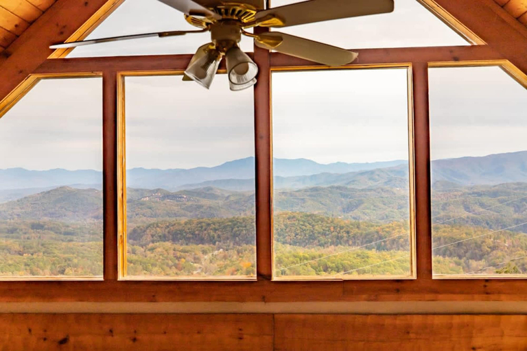 Room 5, Super View Smoky Mtn Log Cabin Pool Table Hot Tub, Sevier