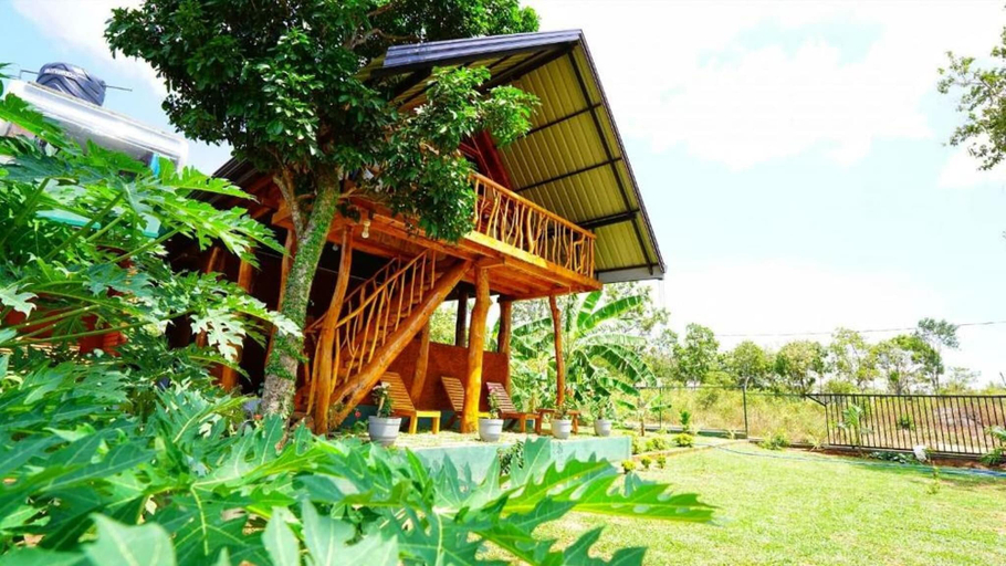 Property grounds 2, Lion Rock Haven Cabana, Dambulla