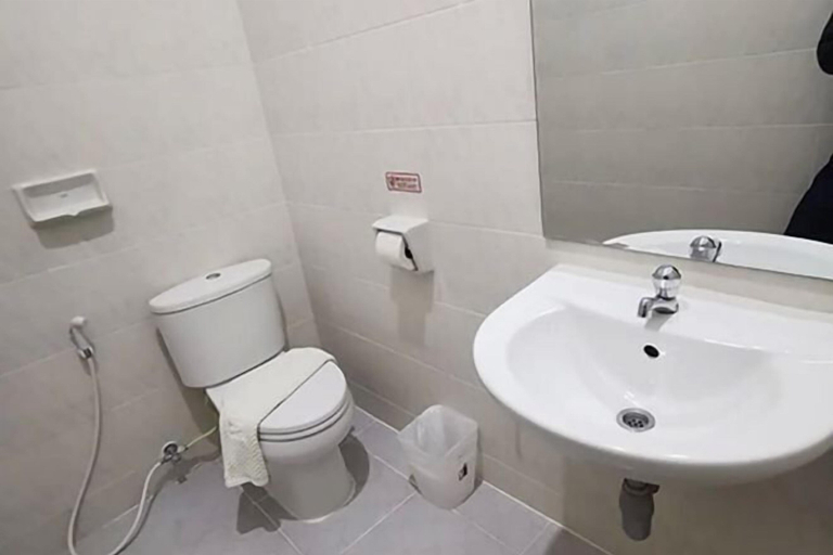 Bathroom, New Blessing Home, Muang Nan