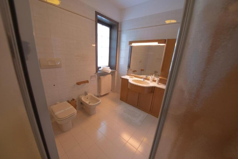 Bathroom 3, La Collina Di Pavarolo, Torino