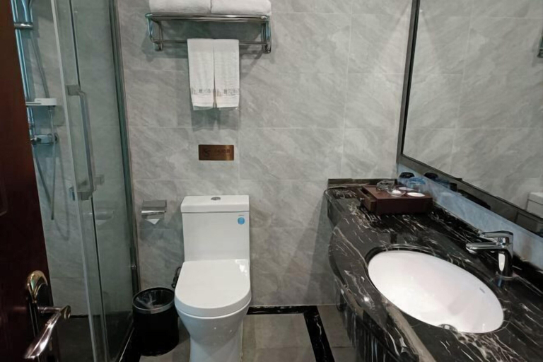 Bathroom 3, Yinshan International Hotel, Hengyang