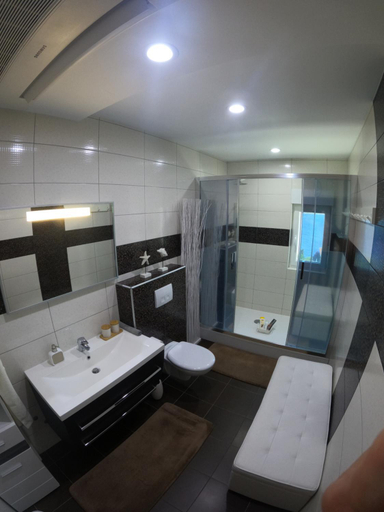 Bathroom 4, Villa Gina, Marina