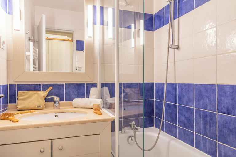 Bathroom 3, Pierre & Vacances Residence La Pinede, Var