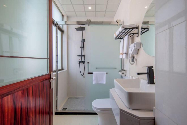 Bathroom 3, Jingtu Hotel (Beihai Hunan Road), Beihai