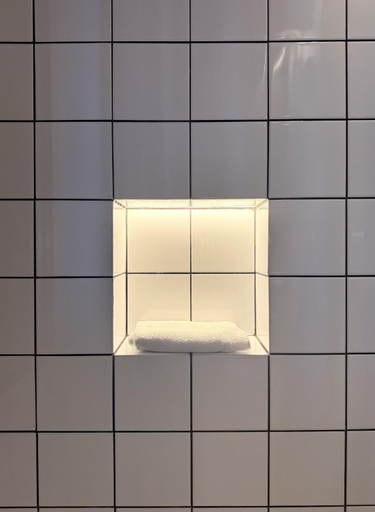 Bathroom 5, Pou, Alicante