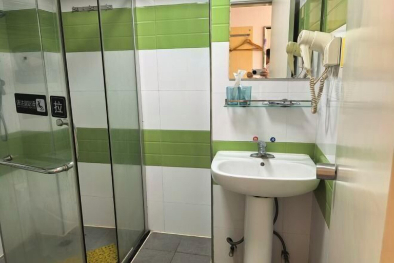 Bathroom 4, Golden Season Chain Hotel, Huizhou