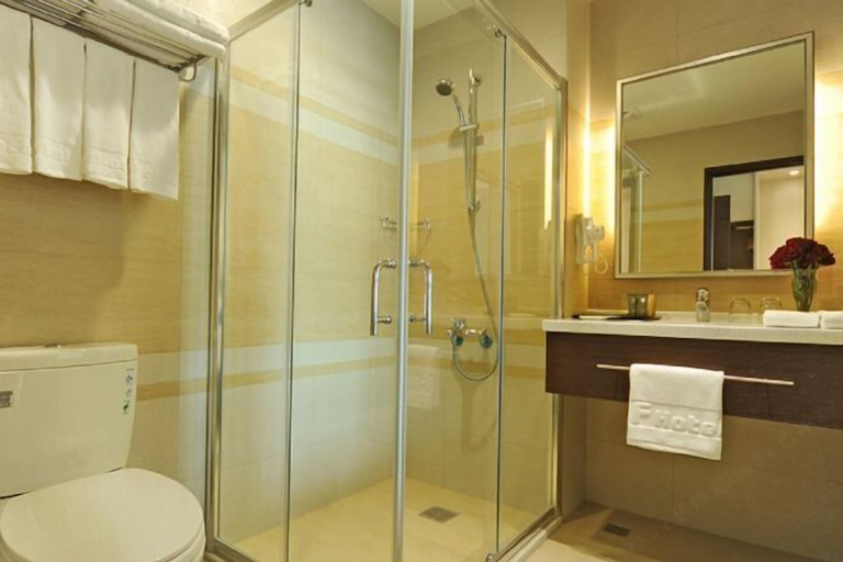 Bathroom 4, F Hotel Hualien, Hualien