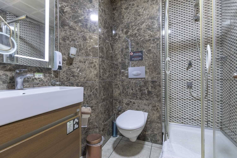 Bathroom 5, Atabay Otel, Bakırköy