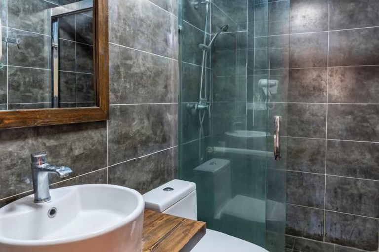 Bathroom 4, Shanlin Holiday Hotel, Chongqing